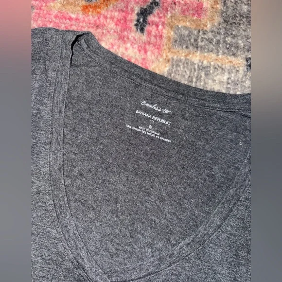 Banana Republic V-neck Timeless Tee – Long Sleeve – Charcoal Gray – Size S - Picture 3 of 5